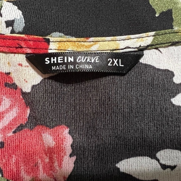 SHEIN Women’s Flower Top (2XL) - Picture 5 of 7